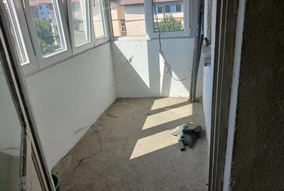 Apartament cu 2 camere decomandat în Ostroveni