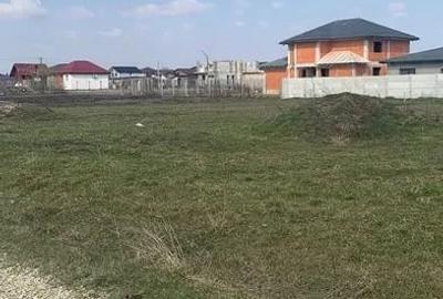 Teren de 1055 mp, în Dumitrana - 3