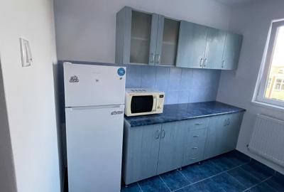 Apartament cu 3 camere semidecomandat în Central - 1