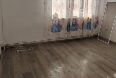 Apartament cu 4 camere decomandat în Central - 1