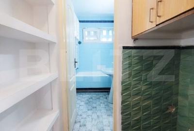 Apartament cu 3 camere semidecomandat în Torontalului