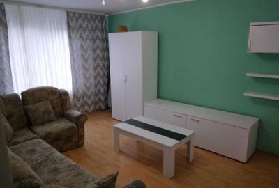 Apartament cu 3 camere decomandat în Exterior Vest