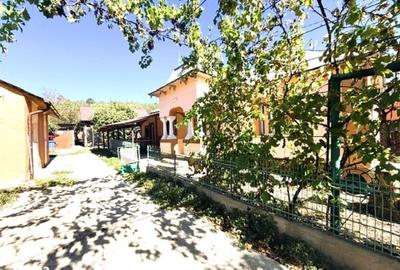 Casă cu 2 camere în Teslui