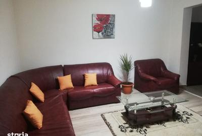 Apartament cu 3 camere decomandat în Piața Centrală - 1