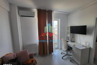 Garsonieră decomandată în Roșu