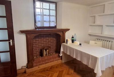 Apartament cu 4 camere semidecomandat în Cotroceni - 1