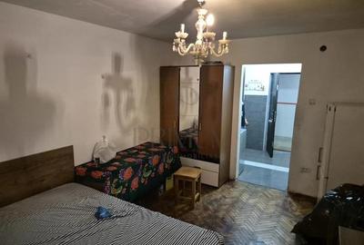 Garsonieră decomandată, mobilată în Complex Studențesc