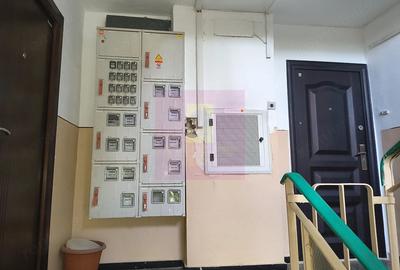 Apartament cu 3 camere semidecomandat în Cotroceni