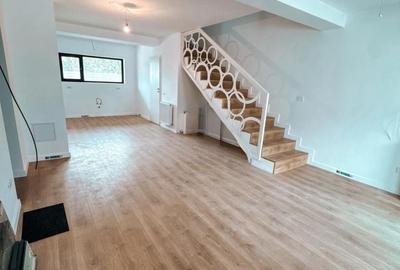 Casă cu 4 camere în Tunari