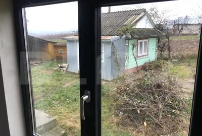 Casă cu 3 camere cu Teren 3400 Mp în Central