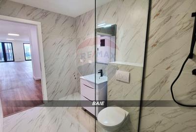 Birou, de 170 mp, în Ultracentral - 8