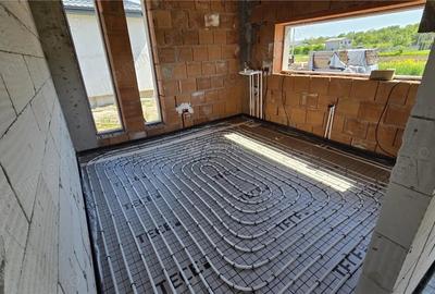 Casă cu 4 camere cu Teren 479 Mp în Țegheș - 2