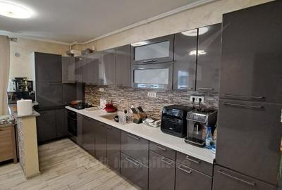 Apartament cu 4 camere semidecomandat, mobilat în Florești - 2