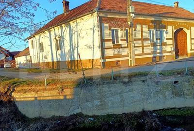 Casă individuală cu 4 camere cu Canalizare în Mândra - 3