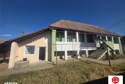 Casă cu 3 camere cu Teren 550 Mp în Acățari