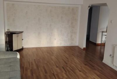 Apartament cu 4 camere decomandat în Micro 5 - 8