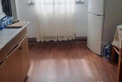 Apartament cu 3 camere decomandat în Frații Golești - 7