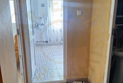 Apartament cu 3 camere decomandat în Costești - 13