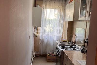 Apartament cu 2 camere semidecomandat, mobilat în Rolast