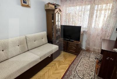Apartament cu 4 camere decomandat în Central
