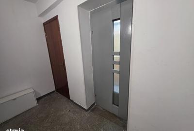 Apartament cu 3 camere în Universitate