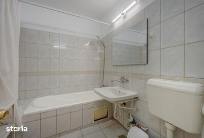 Apartament cu 2 camere semidecomandat în Tei