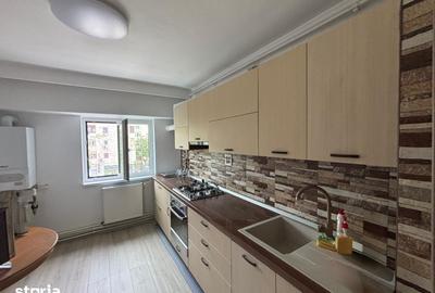 Apartament cu 3 camere decomandat în Tomis III