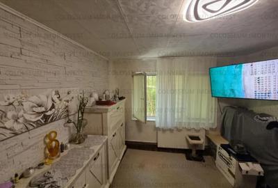 Apartament cu 3 camere semidecomandat în Calea București