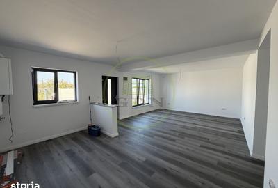 Casă cu 4 camere cu Teren 322 Mp în Cârcea