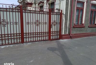 Casă cu 4 camere nedecomandat cu Teren 500 Mp în Dorobanți