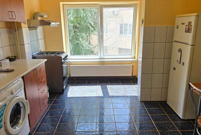 Apartament cu 2 camere decomandat în Ultracentral