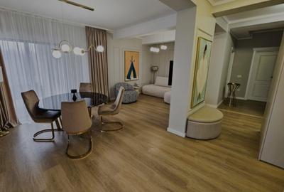 Apartament cu 3 camere semidecomandat, mobilat în Central