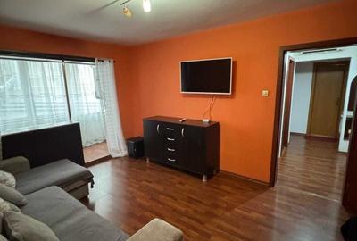 Apartament cu 3 camere decomandat în Exterior Vest