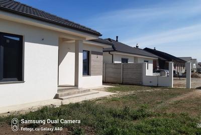 Casă cu 4 camere în Central - 2