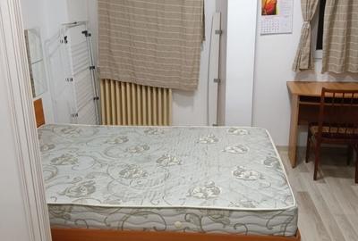 Garsonieră decomandată în Romană