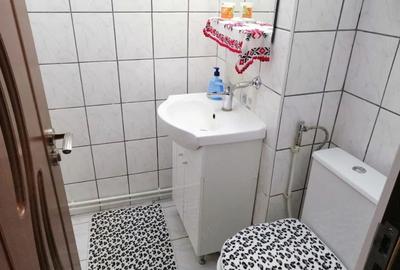 Apartament cu 3 camere decomandat în Poiana