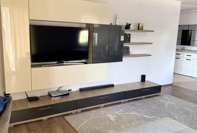 Apartament cu 2 camere decomandat în Tractorul