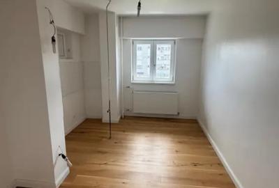 Apartament cu 3 camere decomandat în Central - 8