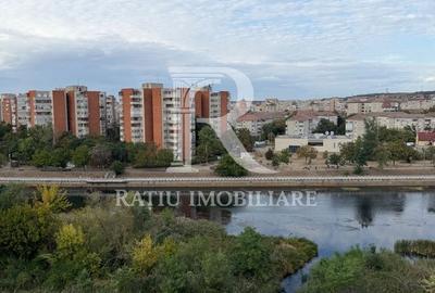 Apartament cu 2 camere decomandat, mobilat în Decebal