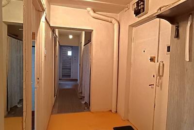 Apartament cu 3 camere decomandat în Lujerului