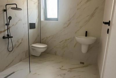 Casă cu 3 camere cu Teren 350 Mp în Uiasca - 3