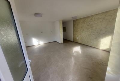 Duplex cu 3 camere cu Teren 729655040 Mp în Central - 4