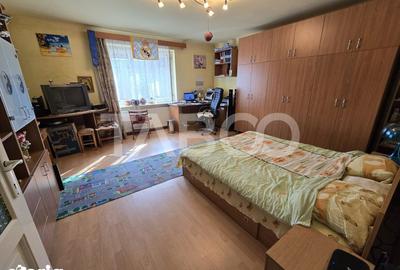 Casă cu 6 camere cu Canalizare în Sub Arini - 18