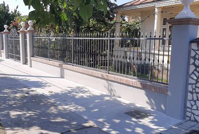 Casă cu 4 camere în Barcea