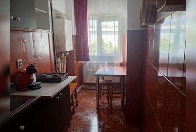 Garsonieră decomandată, mobilată în - 5