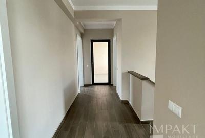 Casă cu 4 camere cu Teren 440 Mp în Central