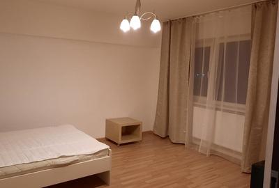 Garsonieră decomandată în Basarab - 1