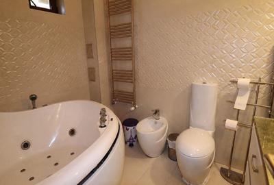 Apartament cu 4 camere în Andrei Mureșanu