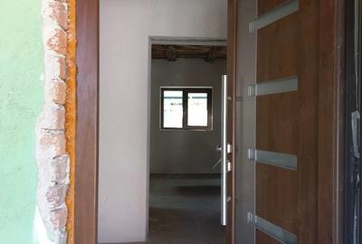 Casă cu 2 camere cu Teren 3200 Mp în Fărcașa - 2