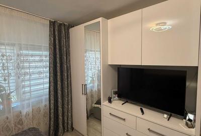 Apartament cu 3 camere decomandat în 1 Mai